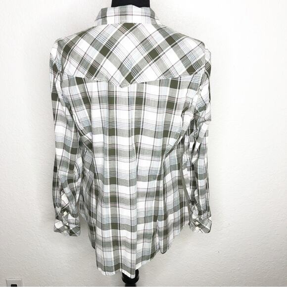 Torrid white army green plaid button down top size 0 or Large - Picture 14 of 14